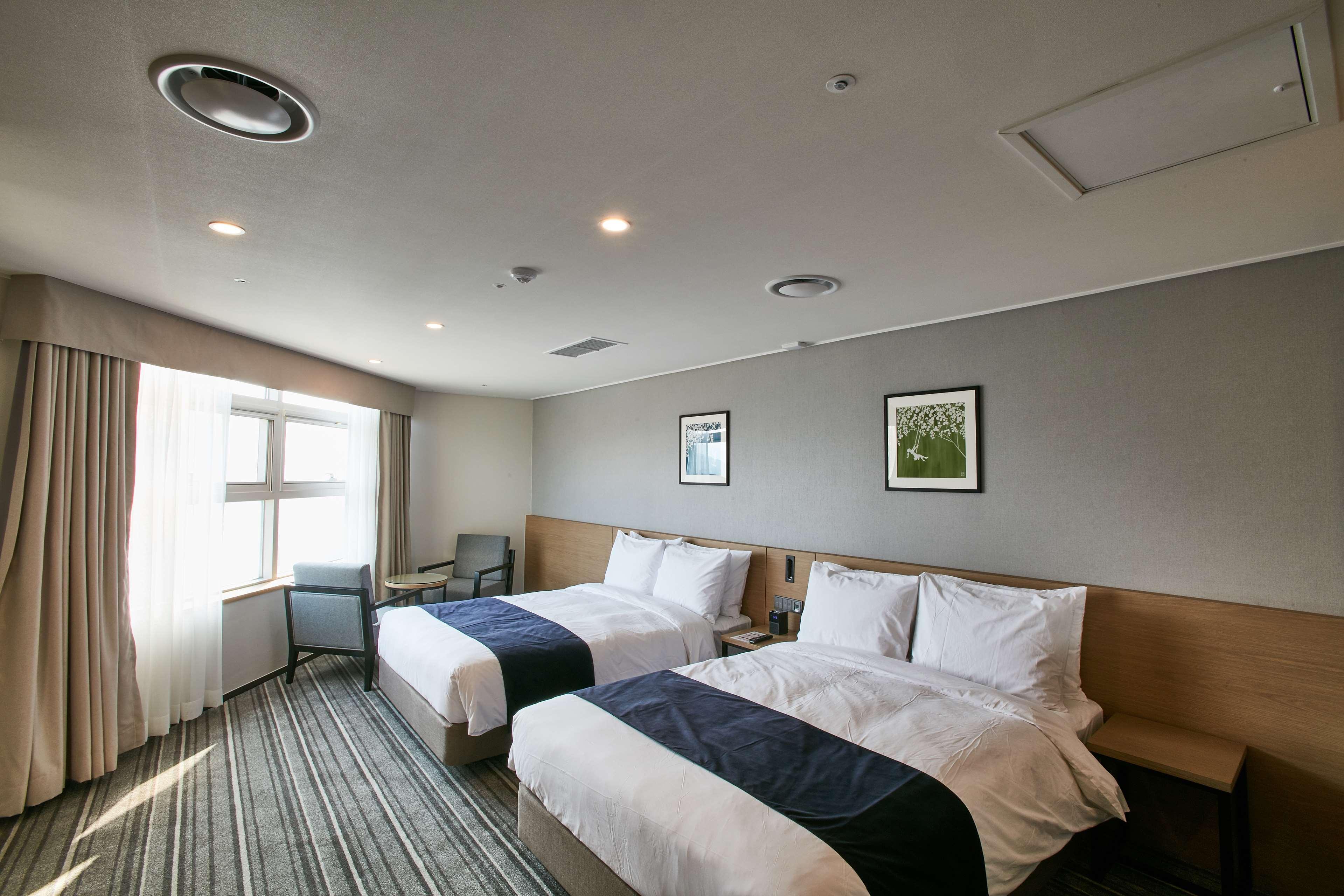 Best Western Plus Elmendorf Hotel Exterior foto