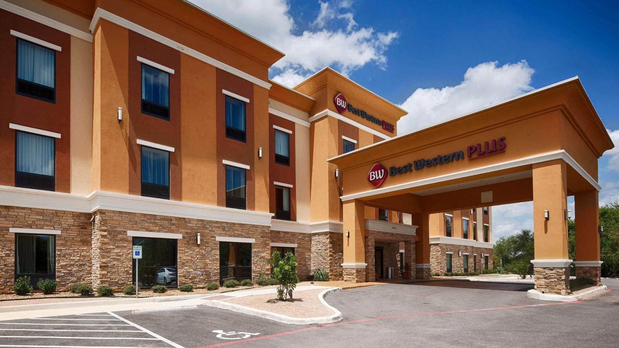 Best Western Plus Elmendorf Hotel Exterior foto
